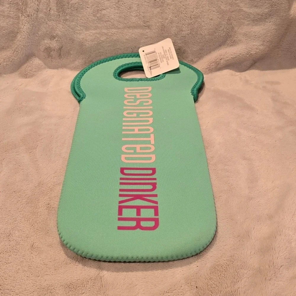 Fab Finds Designated Dinker Neoprene Wine Bottle Pouch Mint Green Insulated Tote